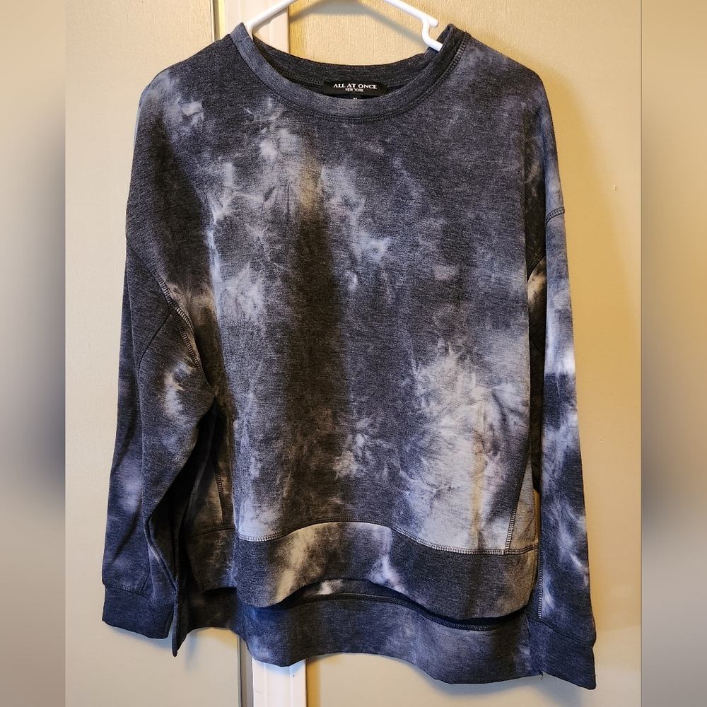 All At Once New York - Women's Medium Hi-Low Boxy Tie Dye Sweatshirt